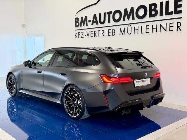 BMW M5 Touring,FrozenMatt,AHK,Panorama,B&W,Leasing,neu