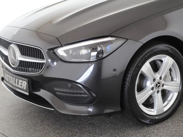 Mercedes-Benz C 400 4MATIC Sedan