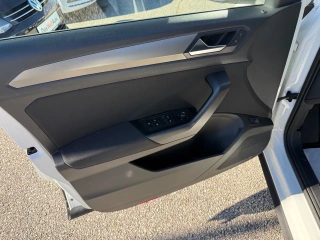 Volkswagen T-Roc Design TSI