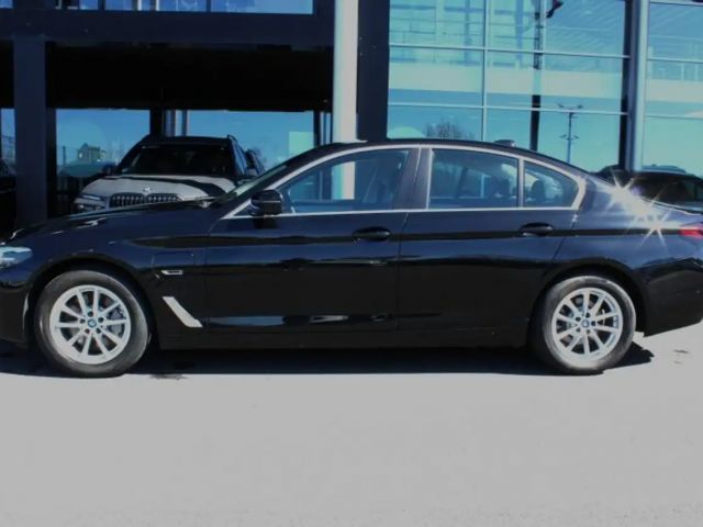 BMW 530 530e Sedan