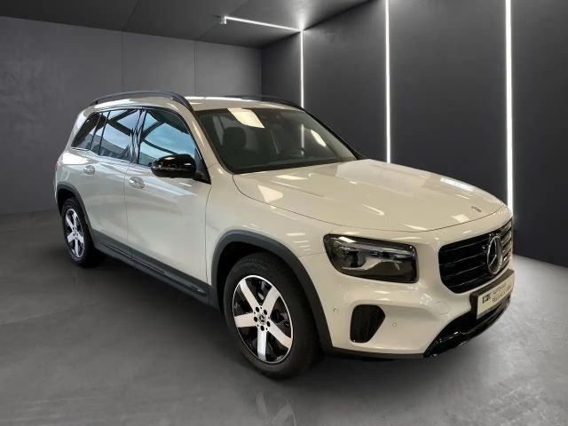 Mercedes-Benz GLB 250 4M*7-Sitz*AHK*Distr*Totwi*360*Mbeam*Memo