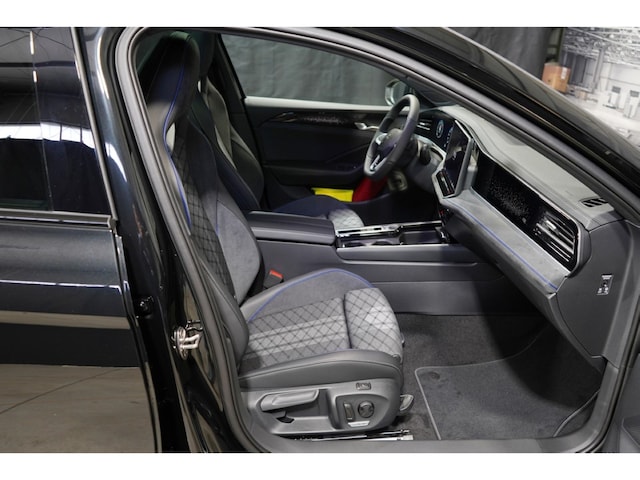 Volkswagen Passat IQ.Drive R-Line Style