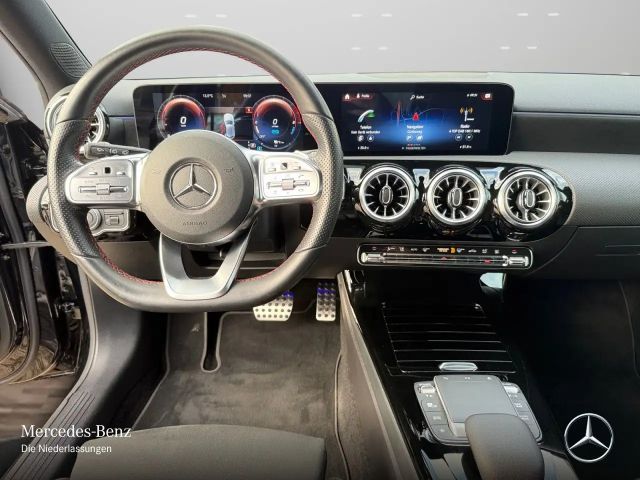 Mercedes-Benz A 250 A 250 e AMG Line