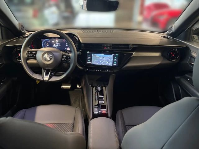 Alfa Romeo Junior AWD Ibrida