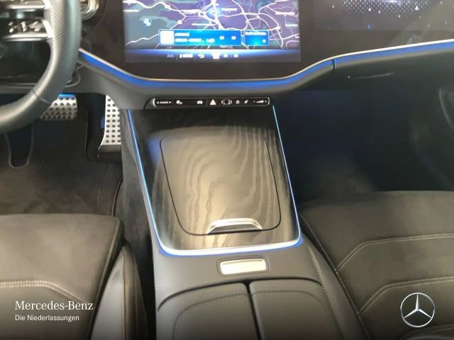 Mercedes-Benz E 200 AMG Line Sedan