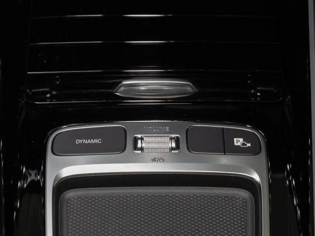 Mercedes-Benz GLA 180 STH SpurW W-Paket KeyLess ParkAss. ACC