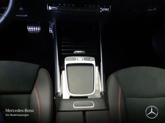 Mercedes-Benz B 200 AMG Line Sedan