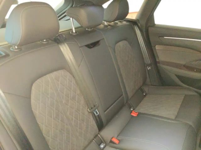 Audi A6 Avant Quattro S-Tronic