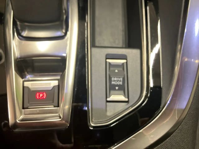 Peugeot 3008 1.6 225 A llure LED+Navi+SHZ+2xKlima+Kam.