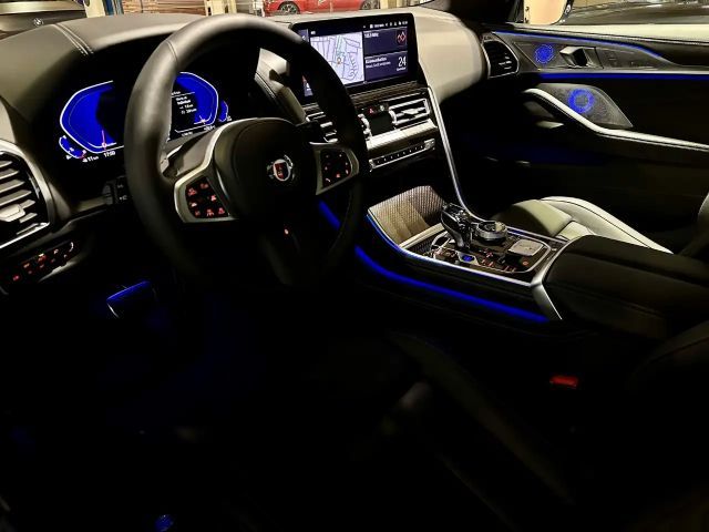 Alpina B8 Gran Coupe. Schwarz. Voll. Souverän.