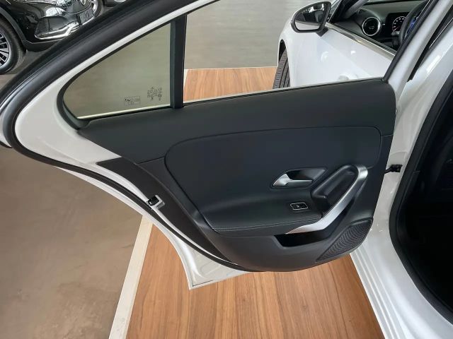 Mercedes-Benz A 200 Progressive