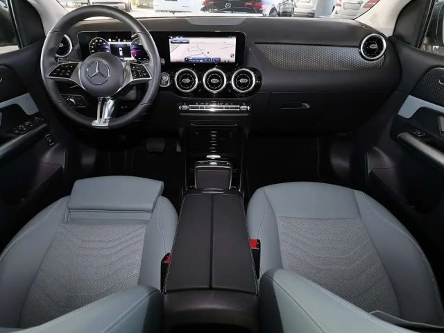 Mercedes-Benz B 200 TOTWINKEL+DISTRONIC+KAMERA+MBUX+LED+17"