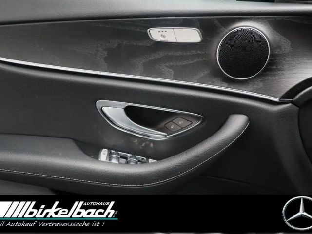 Mercedes-Benz E 220 4MATIC
