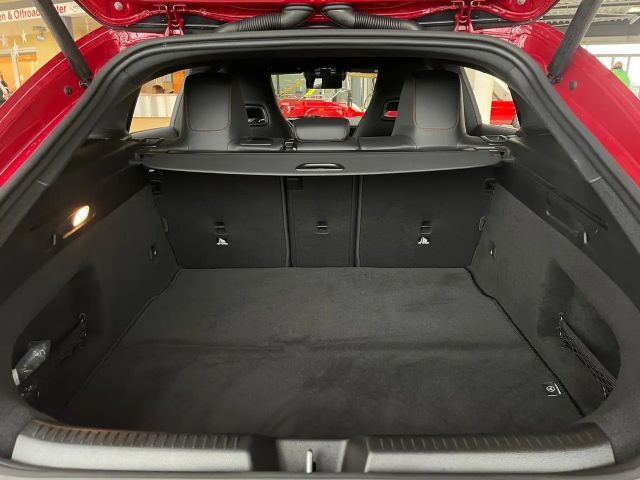 Mercedes-Benz CLA 200 AMG Line