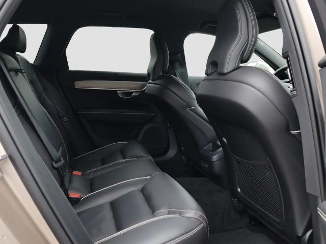 Volvo V90 Cross Country AWD Plus