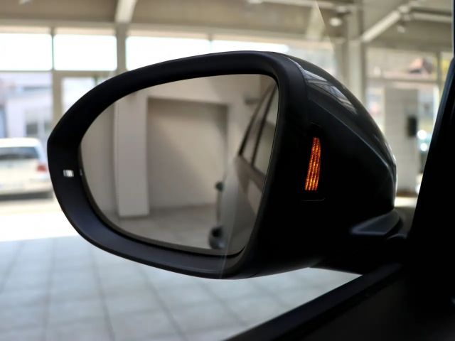 Volkswagen T-Roc 1.5 TSI DSG Life