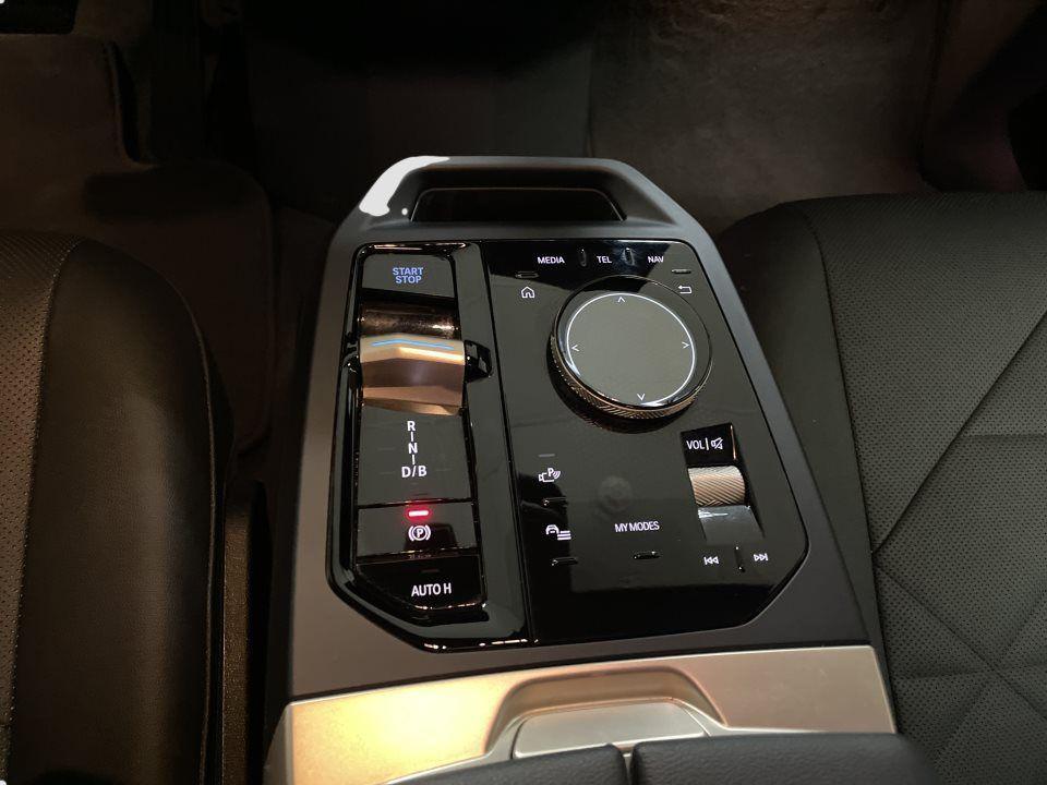 BMW iX xDrive40