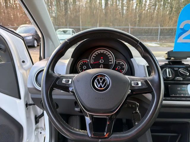 Volkswagen up! Active
