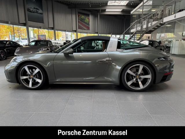 Porsche 992 4 Coupé Targa