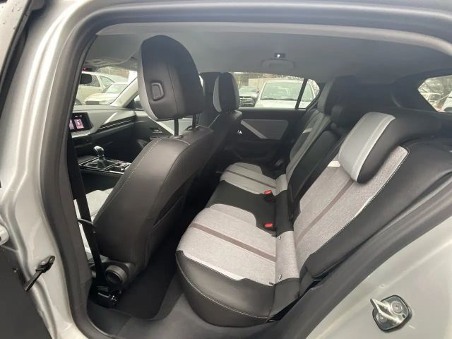 Opel Astra 1.2 Turbo Elegance Turbo