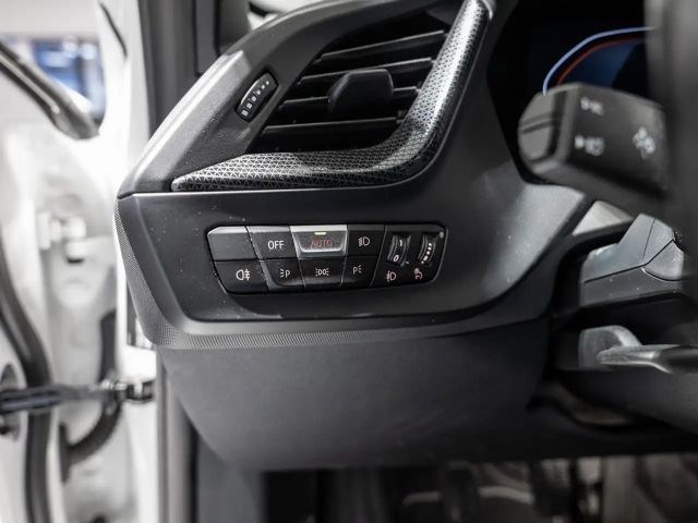 BMW 118 118i Sedan Sport Line