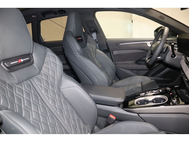 Audi A6 Avant Quattro S-Tronic