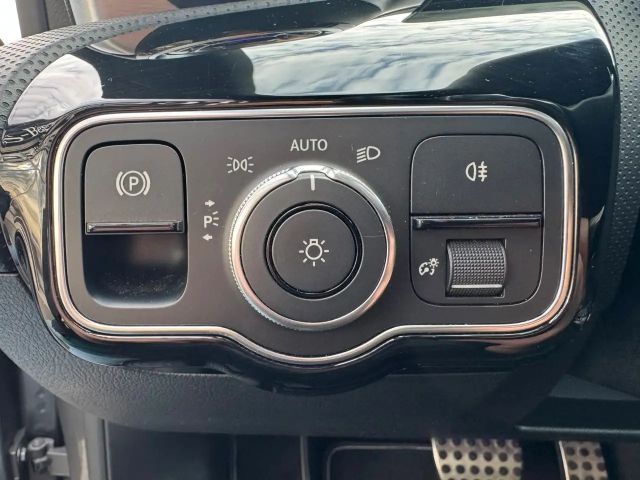 Mercedes-Benz CLA 200 AMG Line