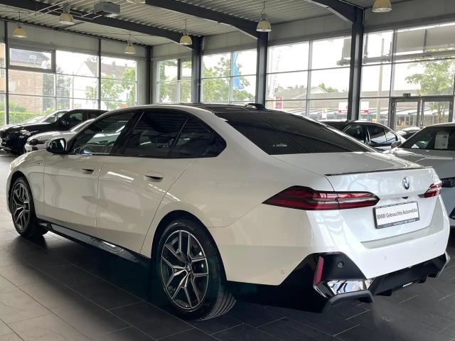 BMW 520 520d M-Sport Sedan