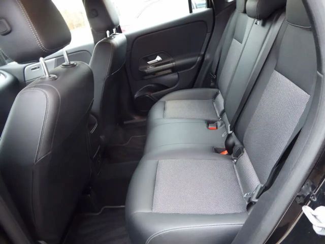 Mercedes-Benz GLA 180 GLA 180 d