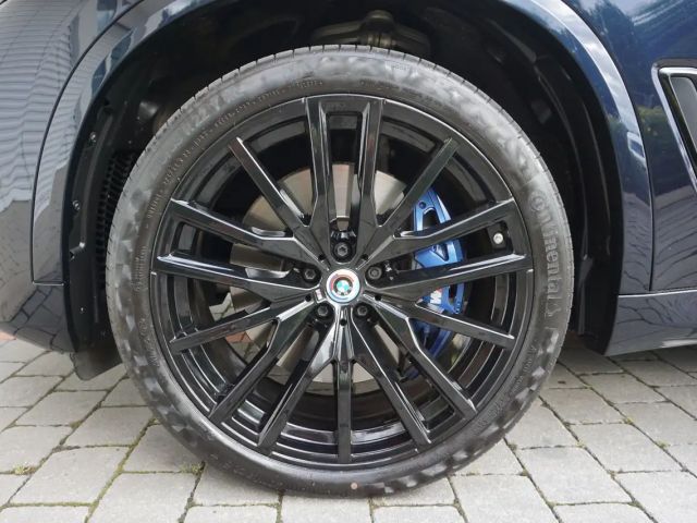 BMW X5 M50i