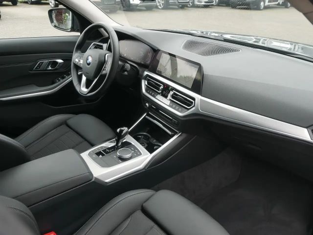 BMW 330 330i Sport Line Touring xDrive