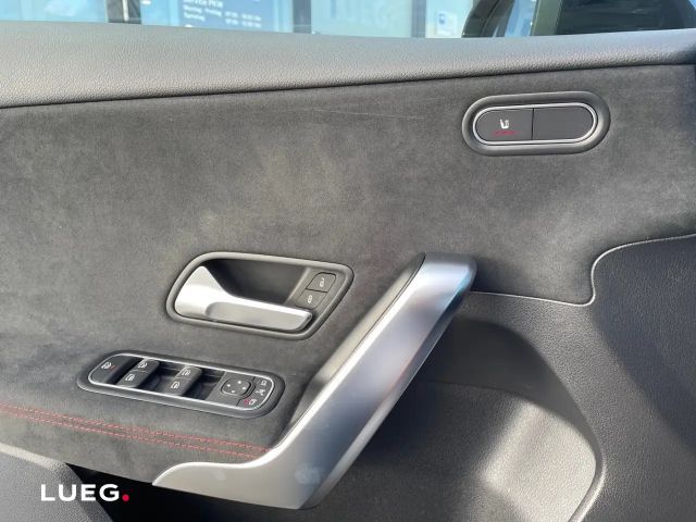 Mercedes-Benz A 200 AMG Line