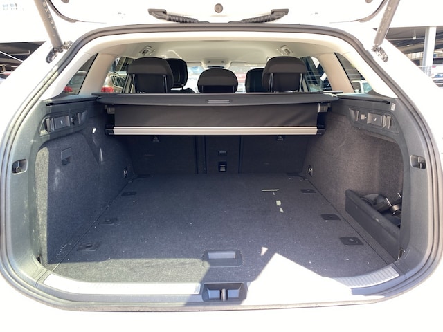 Skoda Superb 2.0 TDI Combi Selection