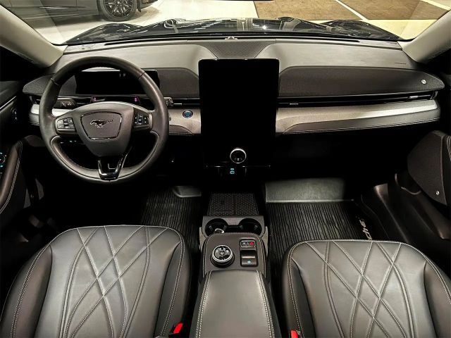 Ford Mustang Mach-E Premium Standard range