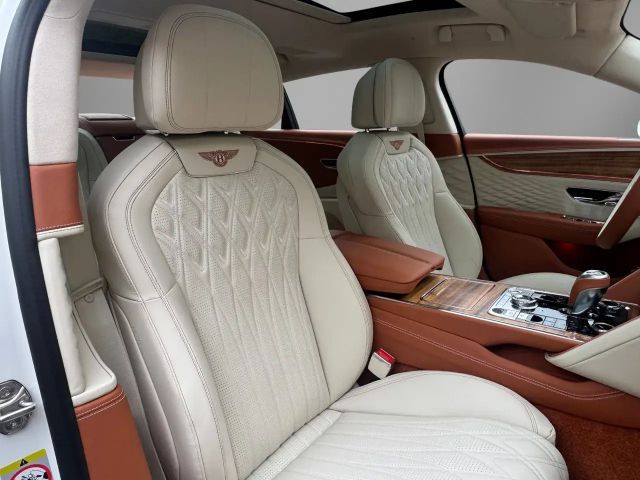 Bentley Flying Spur Hybrid V8