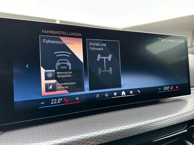 BMW 320 320i M-Sport Sedan xDrive