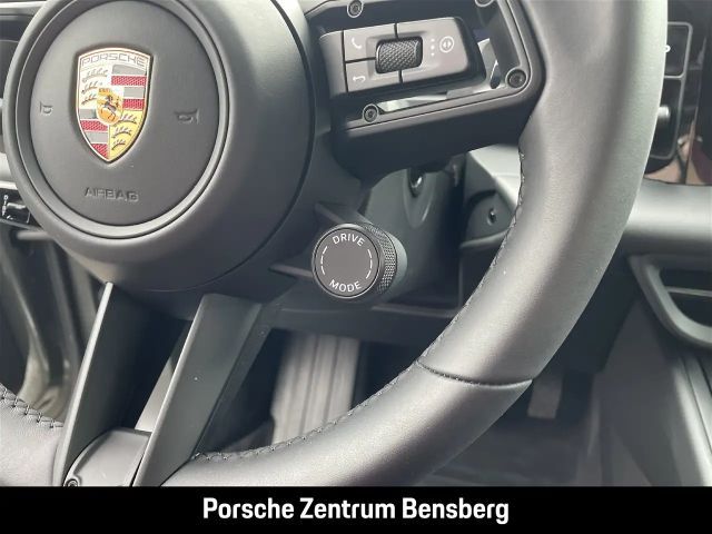 Porsche Macan 4