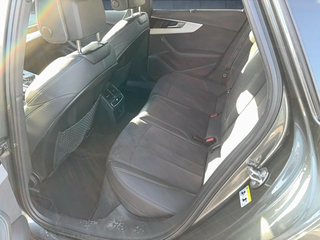 Audi A4 45 TFSI Avant Quattro S-Line S-Tronic