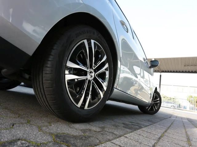 Mercedes-Benz B 220 B 220 d Progressive Sedan