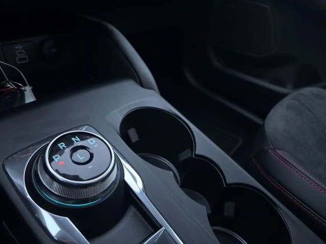 Ford Kuga Plug in Hybrid ST Line X