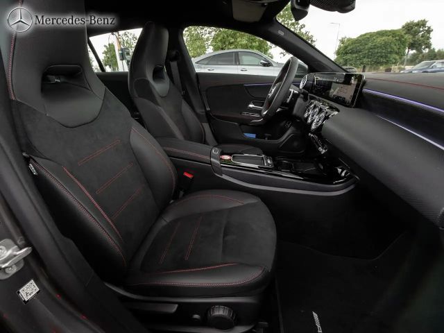 Mercedes-Benz CLA 200 AMG Line