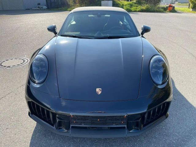 Porsche 992 4 Cabrio Carrera Coupé GTS