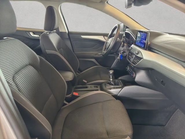 Ford Focus Cool & Connect EcoBoost Wagon