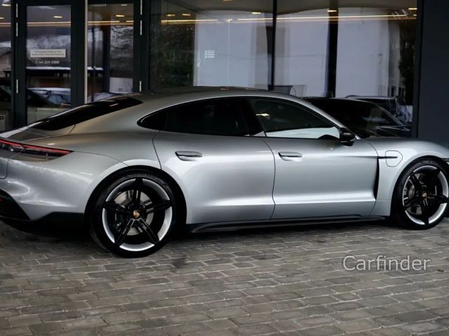 Porsche Taycan Turbo
