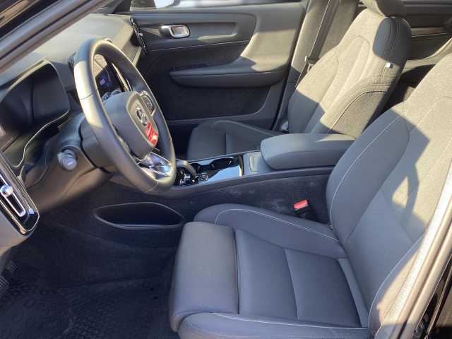 Volvo XC40 XC40 Navi LED Klima Standhzg Einparkhilfe el. Fenster