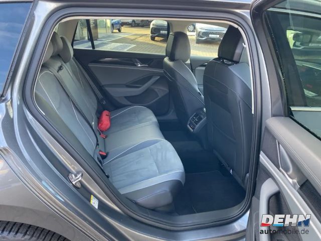 Volkswagen Passat 1.5 eTSI Business DSG Variant