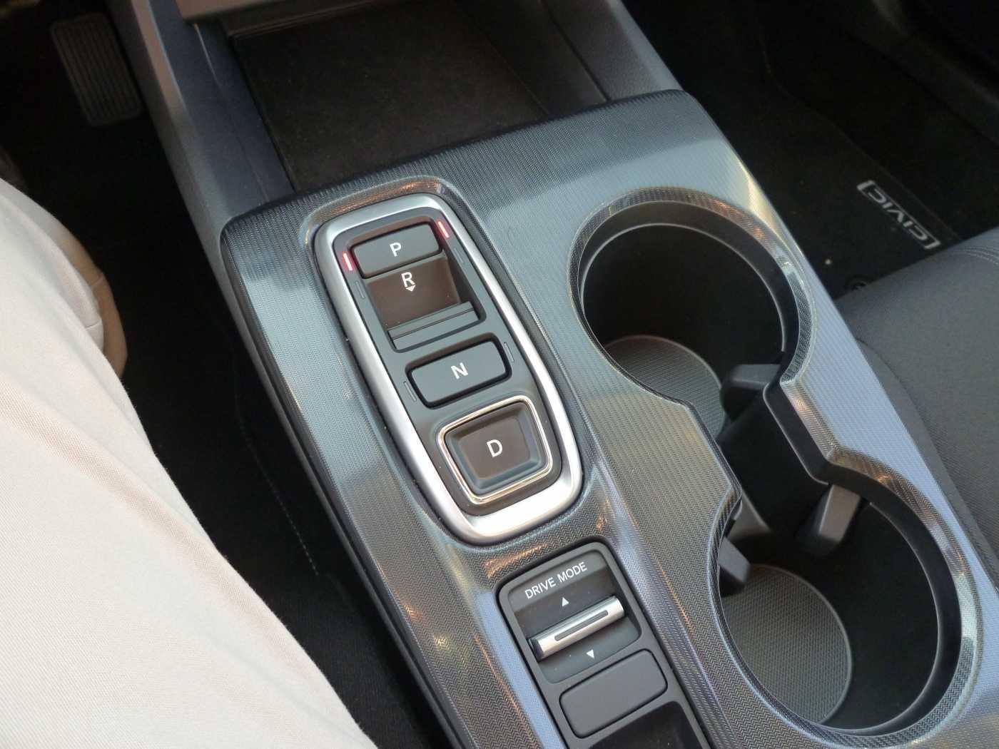 Honda Civic 2.0 Elegance Hybrid e:HEV i-MMD