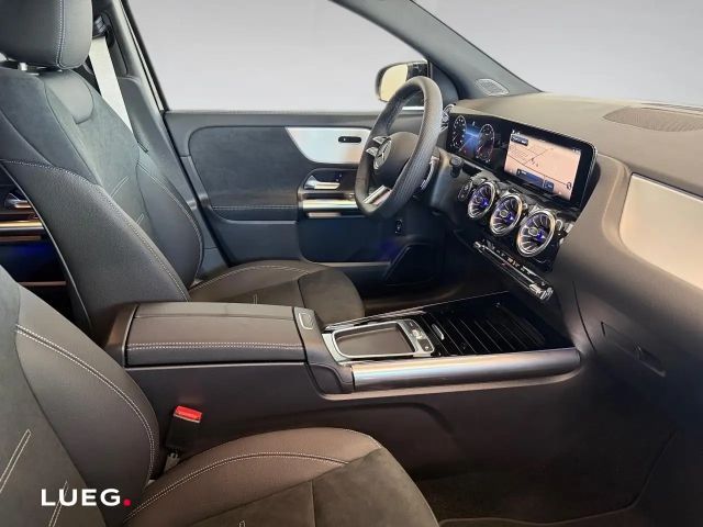 Mercedes-Benz GLA 200 Distronic Night SpurW 360 ACC AHK AUT LM