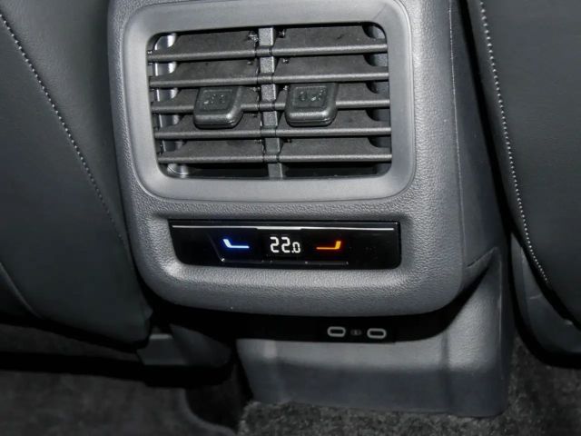 Volkswagen T-Roc 1.5 eTSI DSG IQ.Drive R-Line