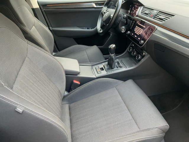 Skoda Superb 2.0 TDI Combi Style Style